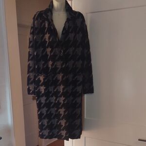 Love Token Black and Gray Houndstooth Soft Knit Coat - Small